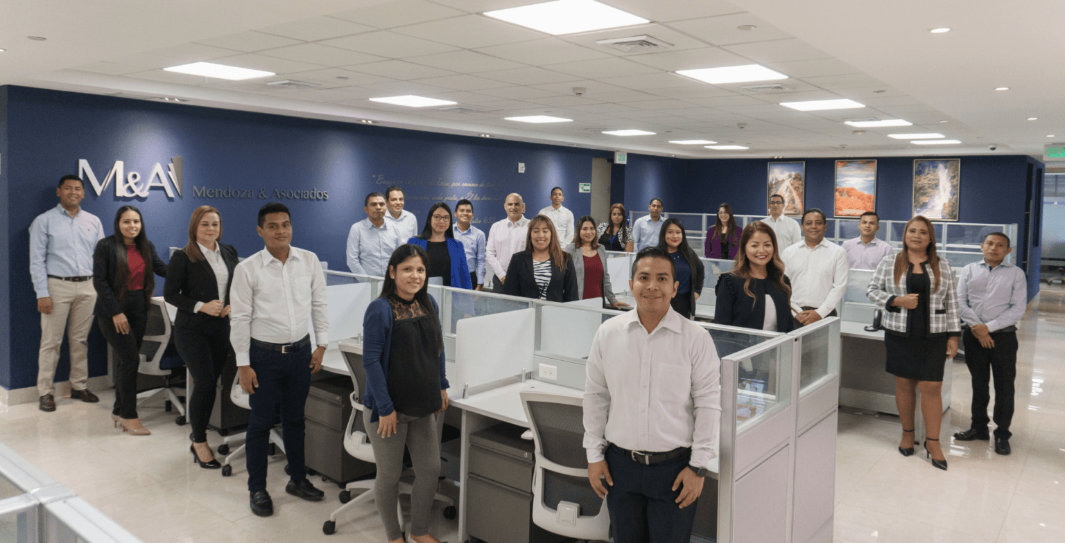 Equipo completo de Mendoza & Asociados